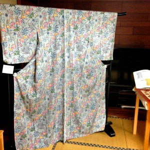 紅型着尺　”眠り草のはなぐるま”